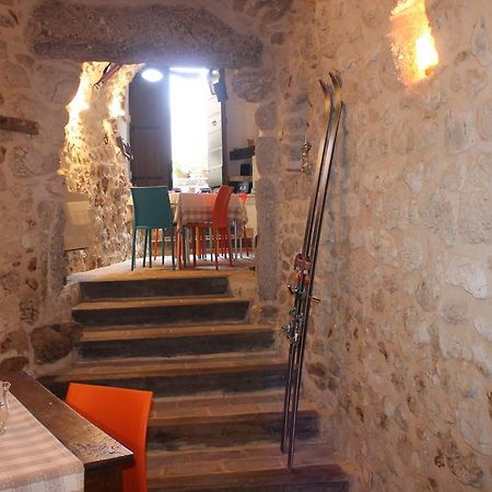 Le Pagliare Del Gran Sasso Bed and Breakfast Assergi Εξωτερικό φωτογραφία