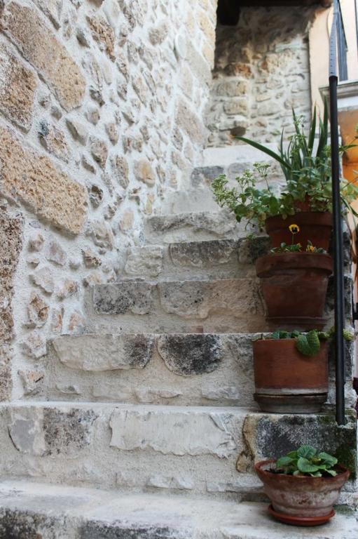 Le Pagliare Del Gran Sasso Bed and Breakfast Assergi Δωμάτιο φωτογραφία