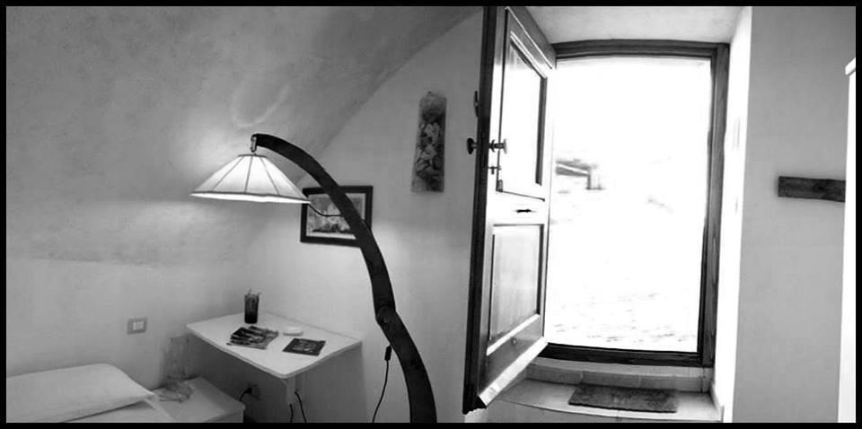 Le Pagliare Del Gran Sasso Bed and Breakfast Assergi Δωμάτιο φωτογραφία